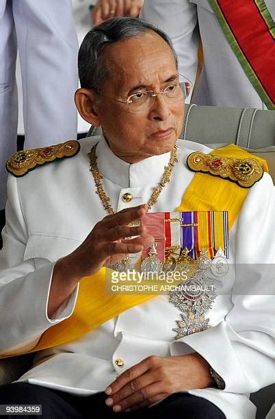 Koning Bhumibol Adulyadej Van Thailand Stockfoto S En Beelden Getty Images