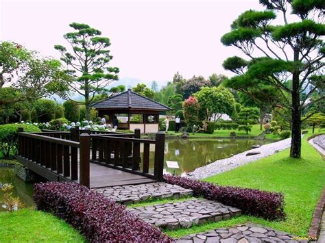 Taman mini indonesia indah (tmii) (english: Wow 29+ Background Taman Bunga Indah - Gambar Bunga Indah