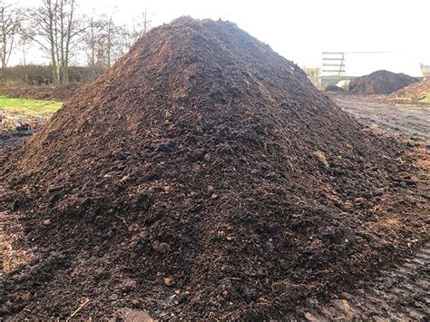 How To Do Composting On A Large Scale With Free Materials