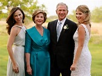 25 Family Photos of George W. Bush, Laura Bush & Daughters – SheKnows