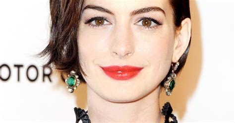 Anne Hathaway Is Finally Growing Out That Pixie Hairstyle Pictures