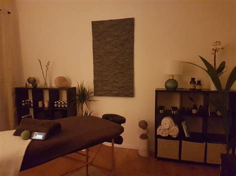 aménagement et décoration d un cabinet de massage bien être tropical home gym paris by