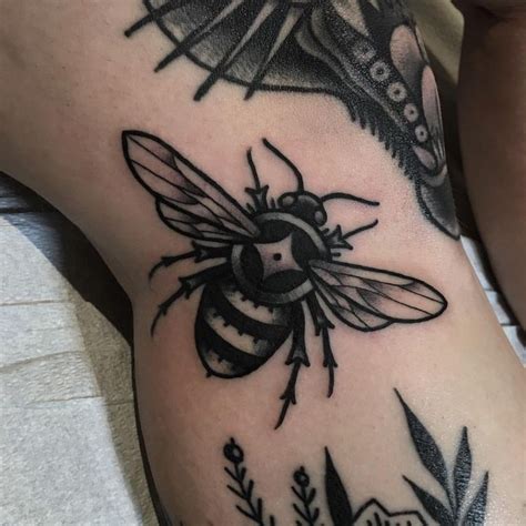 150 Beautiful Bee Tattoos Designs With Meanings 2023 Tattoosboygirl