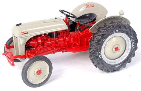 Danbury Mint 116th Scale Diecast Model Of The 1952 Ford 8n Tractor