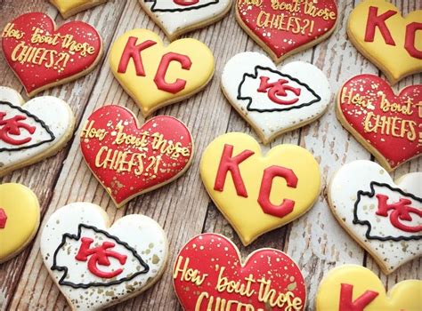Learn how to make pretty decorated cookies with my easy to follow step by step tutorials. Kansas City Chiefs Sugar Cookies in 2020 | Sugar cookies ...