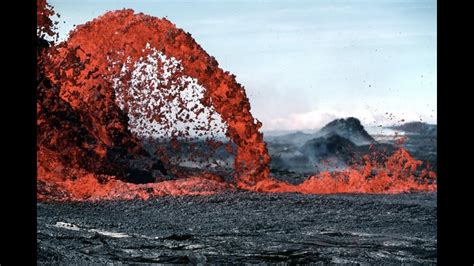 In der nacht zum samstag ist in der nähe der isländischen hauptstadt reykjavík ein vulkan erwacht. Hawaii Volcano 2018 EMERGENCY UPDATE Chemtrails Conspiracy ...