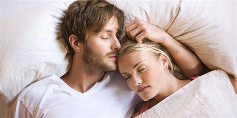 Cuddling And Snuggling May Cause Nerve Problems Huffpost
