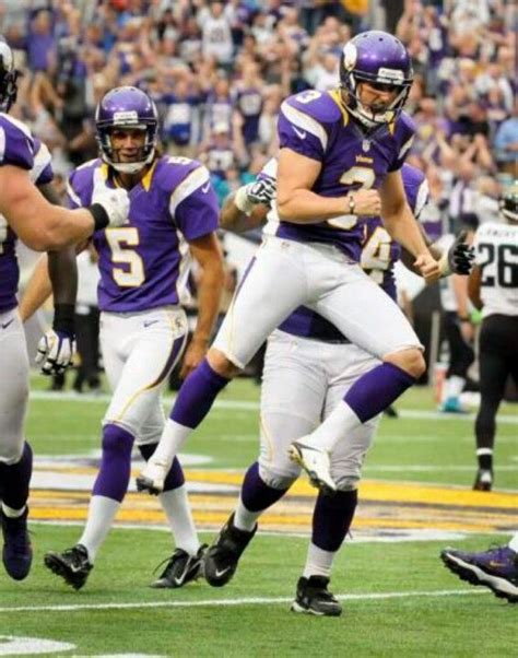 blair walsh 3 showing some emotion after kicking a 53 yard field goal field goal minnesota