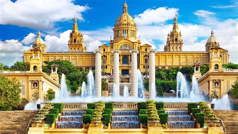Placa Espanya Spain With Its Iconic Fountain Placa Despanya Is One