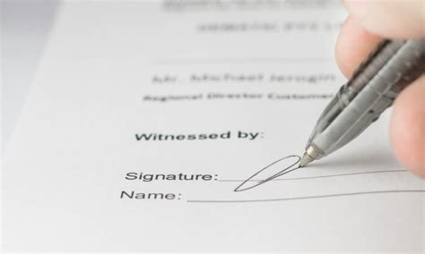 Kontrak kerja karyawan adalah suatu perjanjian di antara pekerja dan pengusaha secara lisan atau dalam kontrak kerja karyawan dituliskan secara rinci apa yang menjadi hak dan kewajiban karyawan. Mou Kontrak Kerja - Perbedaan Pkwt Dan Pkwtt Dalam Kontrak ...