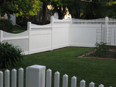 Vinyl Fence Landscaping Ideas