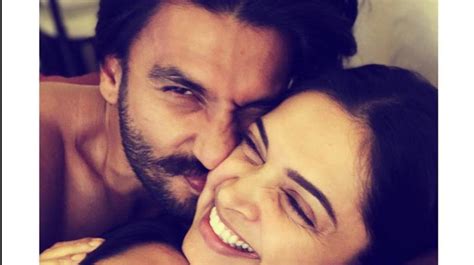 Deepika Padukones Romantic Moments With Ranveer Singh Caught On Camera Iwmbuzz