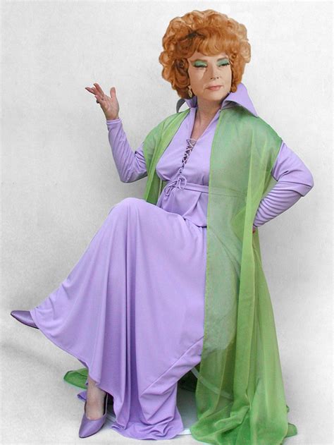 Agnes Moorehead As Endora In Bewitched 1964 1972 Abc Agnes Moorehead Famous Moms Bewitching