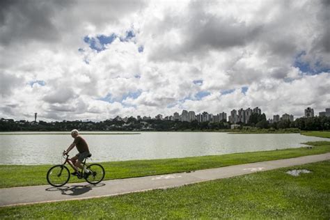 Policiais cumprem busca e apreensão em sindicato de curitiba. Previsão do tempo em Curitiba nesta quarta: calor com chuva