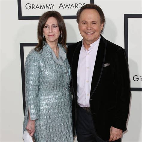 Billy Crystal Organises Scavenger Hunt For Wifes Birthday Celebrity