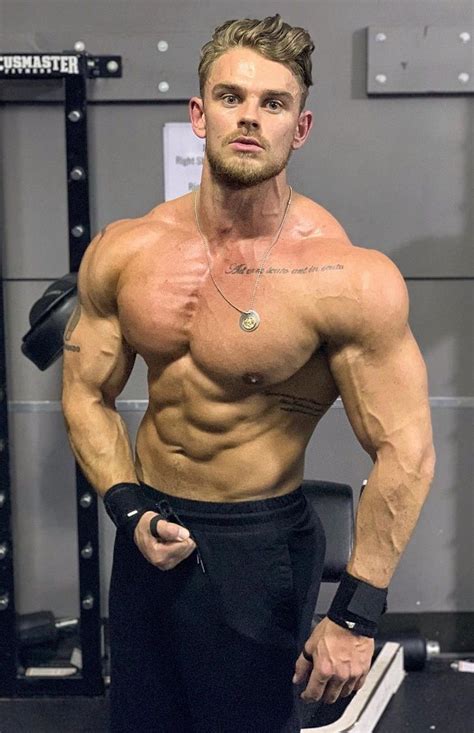 Pin By Steven Schlipstein On Fit In 2020 Muscle Men Muscular Men
