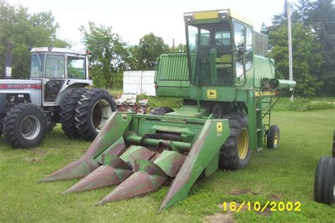 John Deere 3300 343 Corn Head 2012 08 18 Tractor Shed