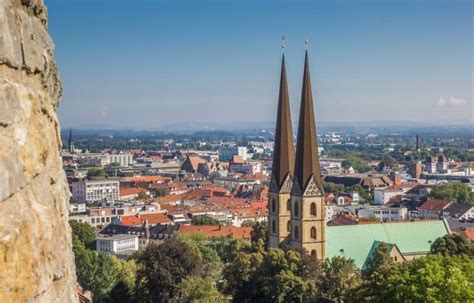 Von 1991 bis 1993 wurde das gebäude gründlich erneuert. Sehenswürdigkeiten und Kostümverleih in Bielefeld » Hilfe ...