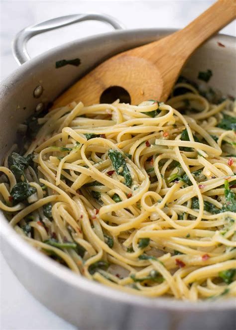 70 tasty, healthy lunch ideas that will truly keep you full until dinner. Easy, 20 Minute Vegan Pasta - Delish Knowledge