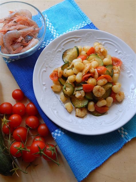 Maybe you would like to learn more about one of these? Gnocchetti zucchine e gamberetti | Cucina che ti passa