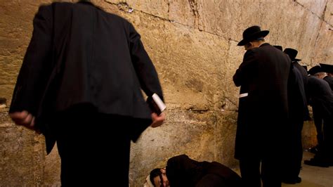 Israeli Court Signals Support For Letting Women Pray At Western Wall