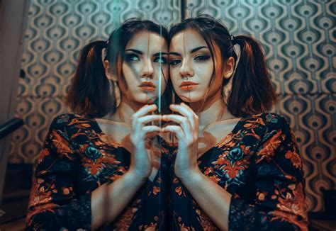 Papel De Parede Delaia Gonzalez Mulheres Modelo Vestir Morena Tranças Espelho Reflexão