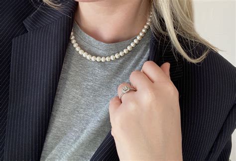 How To Wear Pearls From Harry Styles To Sarah Jessica Parker — The