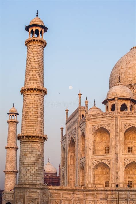 Taj Mahal A Famous Historical Monument A Monument Of Love The