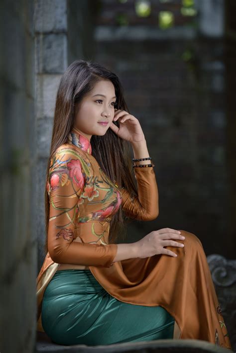 Pin by Le Soleil on Vietnamese long dress 1 | Ao dai, Vietnamese clothing, Vietnamese long dress
