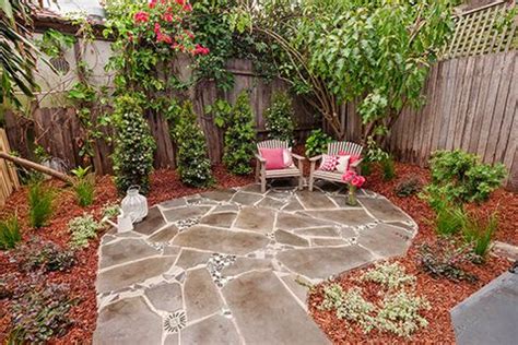 Laying artificial grass on concrete is a far more straightforward process than installing artificial grass on other surfaces. How to pave a patio -- Love the look of paving? Mad about mosaics? If you're itching for a ...