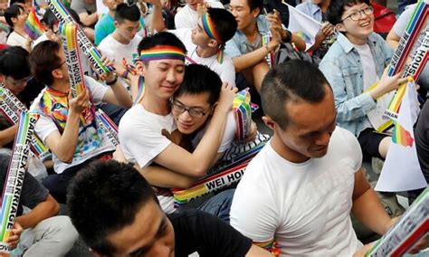 Taiwan Court Rules In Favour Of Same Sex Marriage Express Magazine