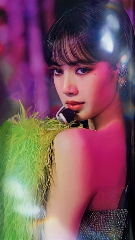 Thương Cho Lisa Bị Lùi Lịch Debut Solo đã đành đến Lúc Thả Thính Thì Bị Gà Nhà Sm Chiếm Sóng