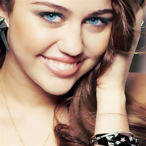 Post The Best Pic Of Miley Cyrus With Blue Eyes Miley Cyrus Answers