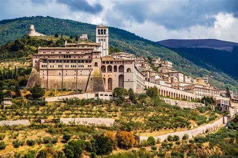 assisi province of perugia umbria region italy stock image image of church green 110138531