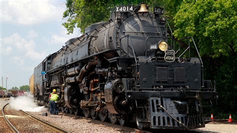 Steam Engine Big Boy No 4014 Arrives With Fanfare