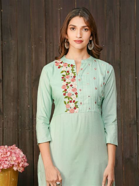 Floral Embroidered And Foil Mirror Worked Kurti In 2020 Mirror Work