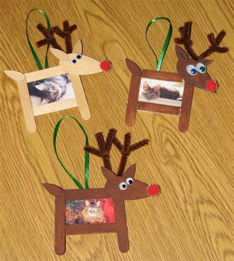 Christmas crafts for children to make. Easy Christmas Kids Crafts that Anyone Can Make ...