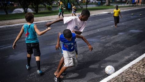 Jugar Al Fútbol En La Adolescencia Beneficioso Para Los Huesos