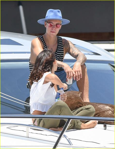 justin bieber hangs with little brother jaxon and female friend on miami yacht photo 3699545