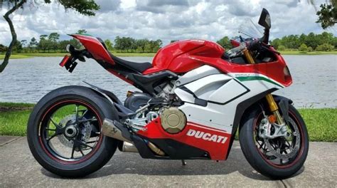 History, specifications, iamges, video, manuals. 1 of 1500 - 2018 Ducati Panigale V4 Speciale | Ducati ...