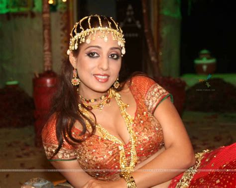 Mahi Gill Indian Punjabi Bollywood Actress And Model New Hot Sexy Unseen Photo Image Wallpaper