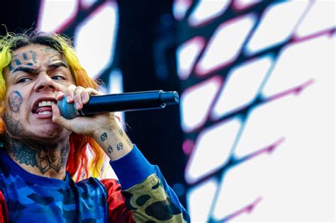 Tekashi 6ix9ine Faces 32 Years If Convicted In Rico Case 979 The Box