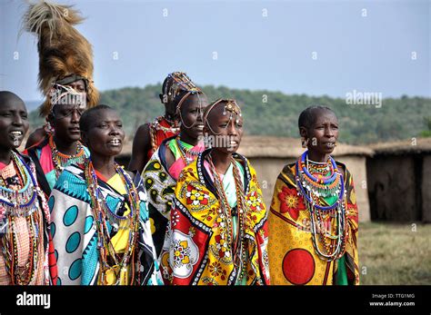 Maasai Traditional Dress Hi Res Stock Photography And Images Alamy
