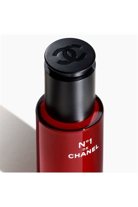 Chanel N°1 De Chanel Revitalizing Serum Prevents And Corrects The