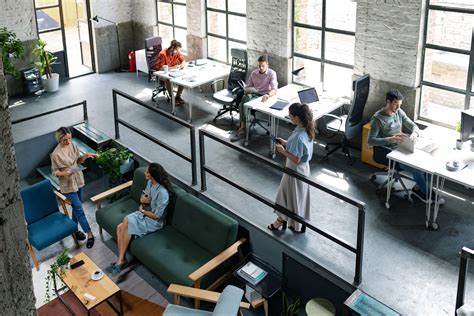 8 reasons why coworking spaces are better than working from home [2022]