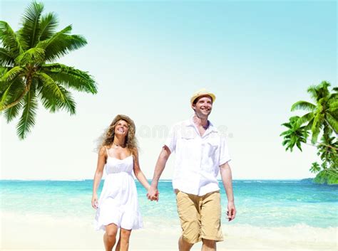 Honeymoon Couple Summer Beach Dating Concept Stock Image Image Of