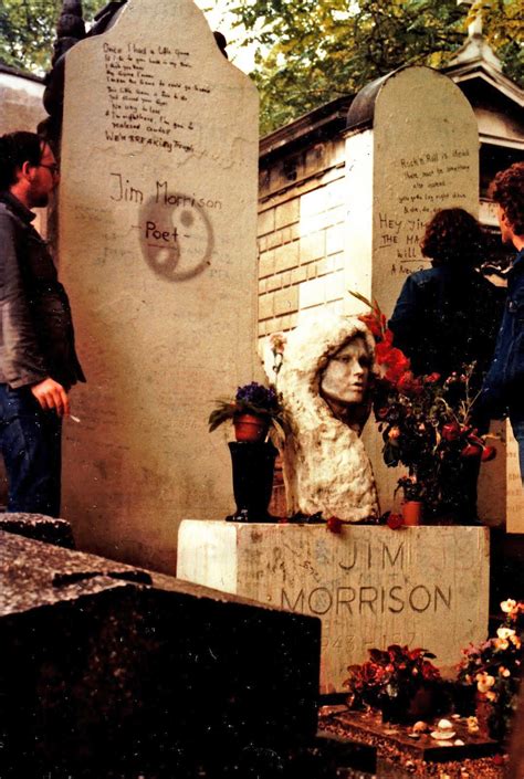 Jim Morrisons Resting Place In París Jim Morrison Sounds Good To