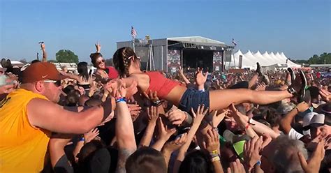 Concert Reopening Guide Prohibits Moshing And Crowd Surfing Lambgoat