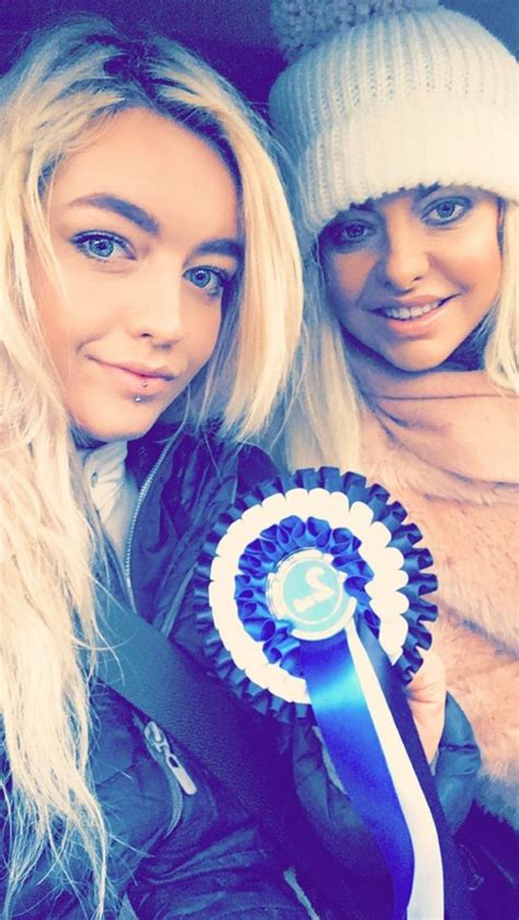 This Glamorous Mum And Daughter Say They Get Mistaken For Sisters Despite Their 21 Year Age