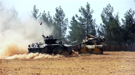 Turkey Sends Tanks Into Syria To Battle Isis Rebels Claim Town Cnn